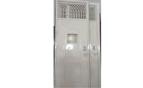 化隆学校教室门