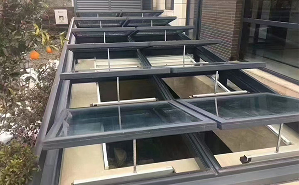 某轨道交通车辆维修车间化隆排烟窗应用